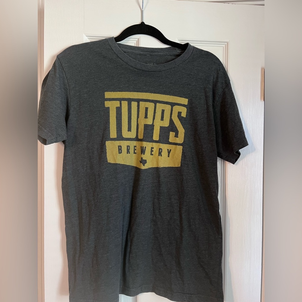 Size medium gray TUPPS Brewery tshirt
